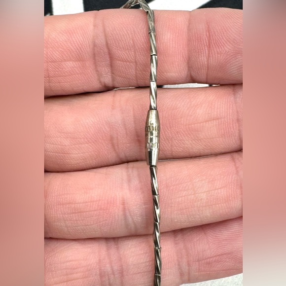 Navajo Native American Sterling Liquid Silver Turquoise Peyote Bird Necklace - Picture 5 of 5